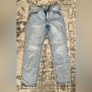Light Wash High-Waisted Jeans